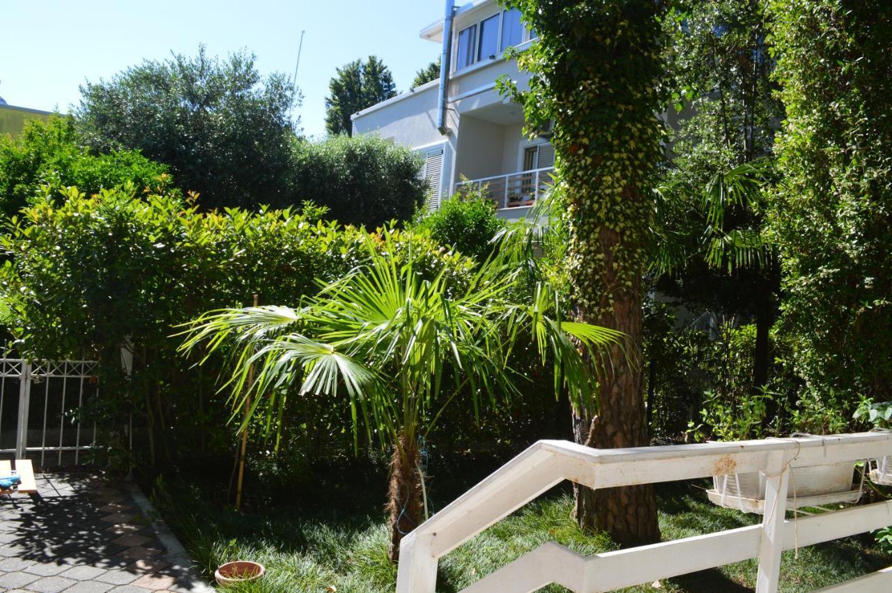 Villa A Cozy Duplex In The Lalzi Bay à Durrës Extérieur photo